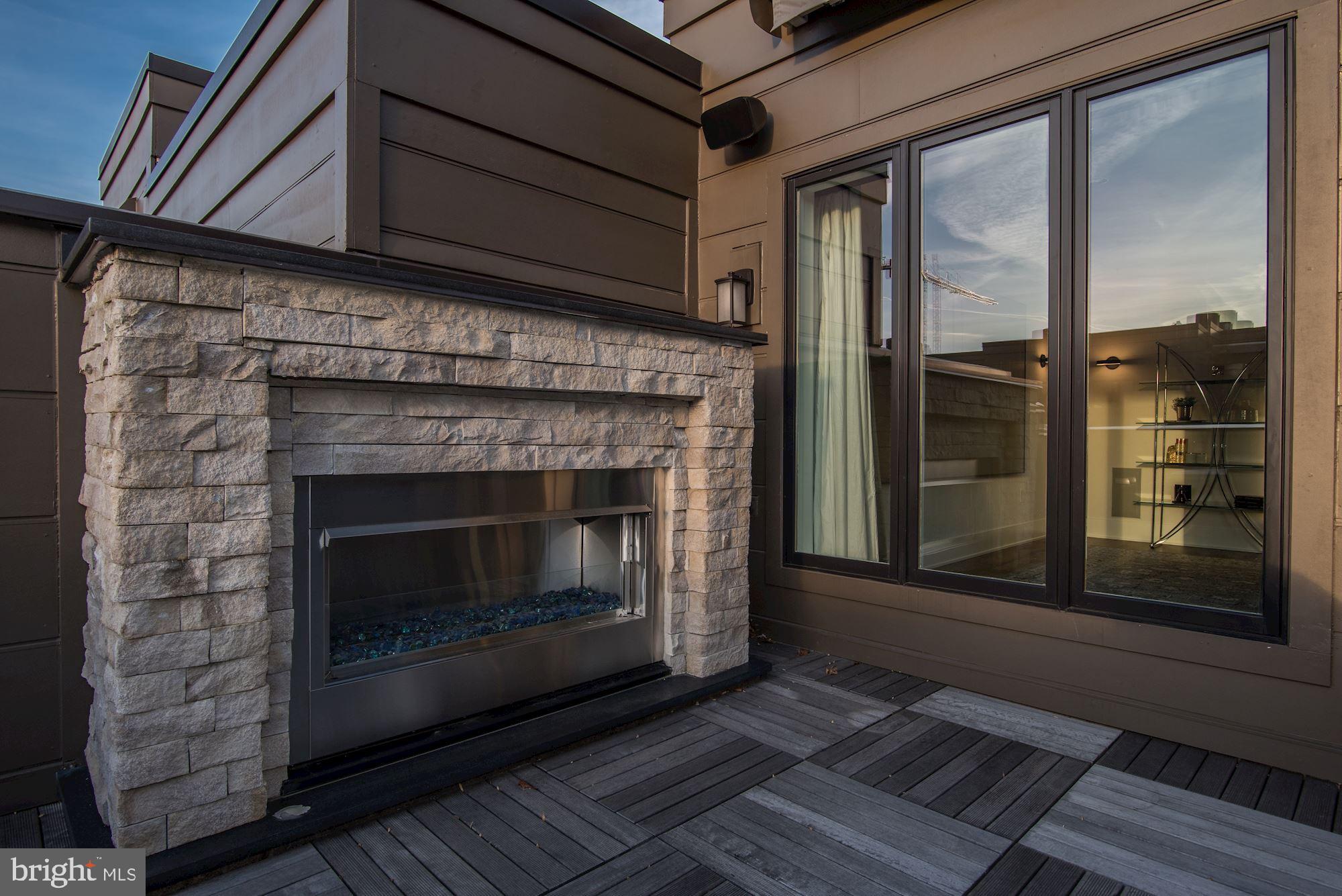 THE BROWNSTONES AT CHEVY CHASE LAKE - Residential