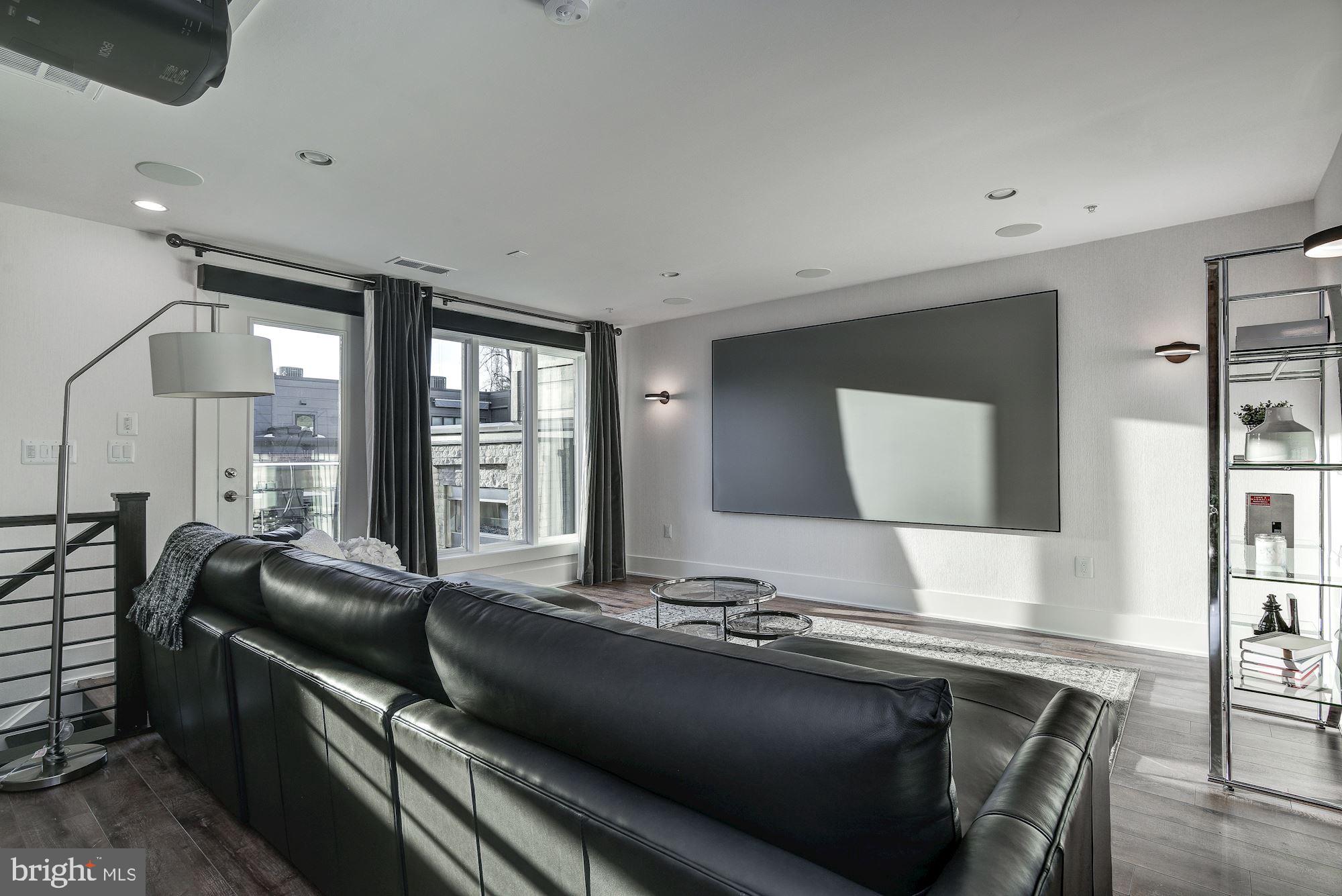 THE BROWNSTONES AT CHEVY CHASE LAKE - Residential