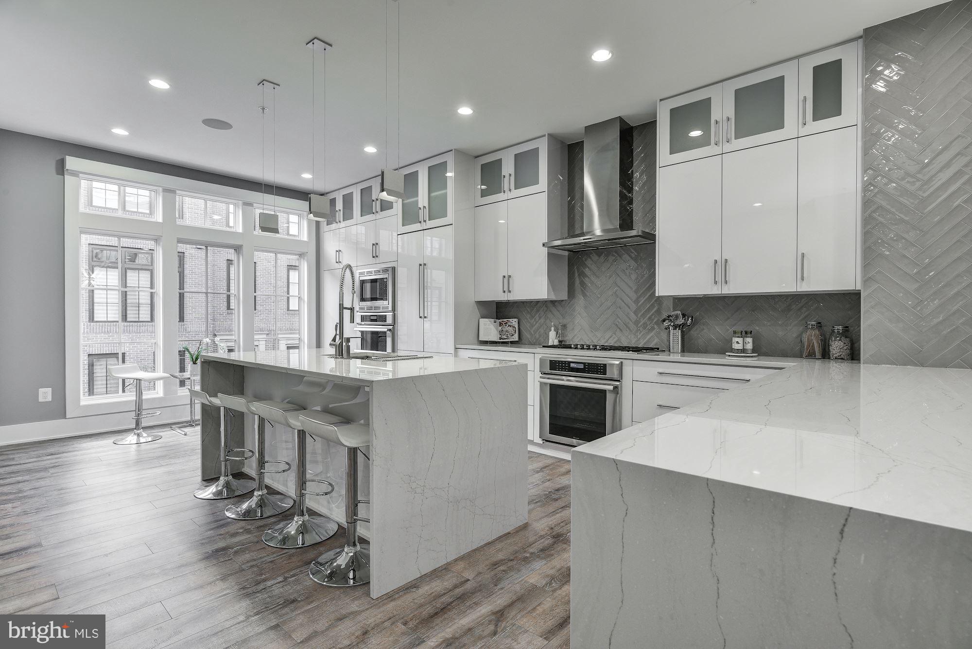 THE BROWNSTONES AT CHEVY CHASE LAKE - Residential