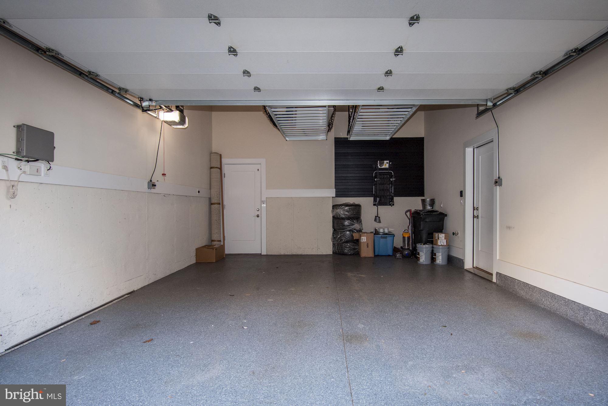 THE BROWNSTONES AT CHEVY CHASE LAKE - Residential