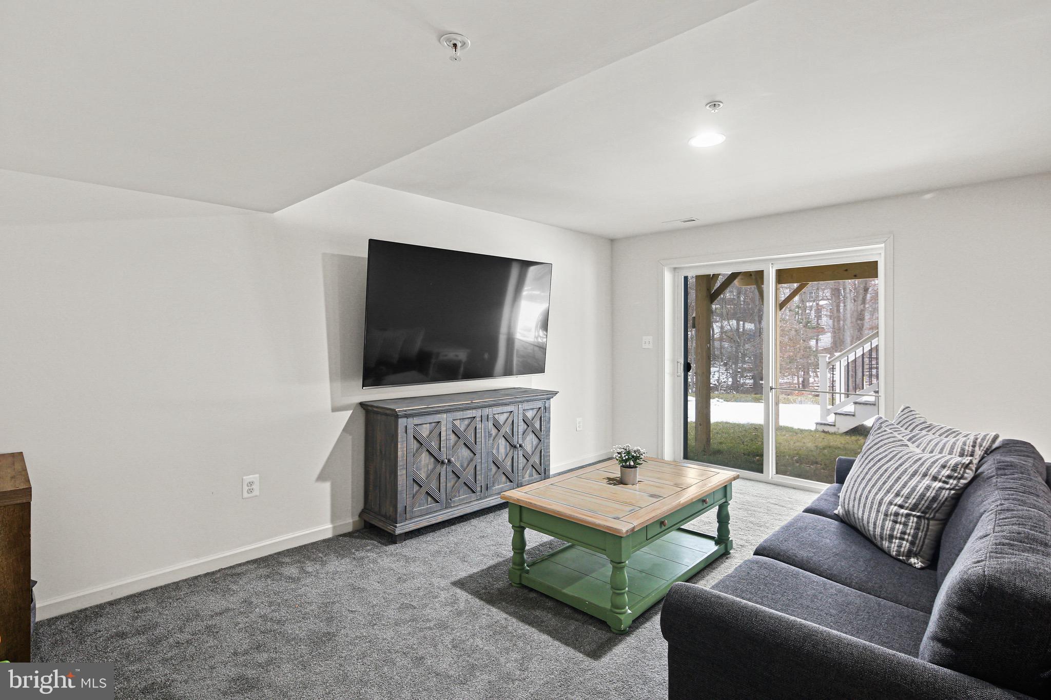 HANOVER MANOR CROSSING - Residential