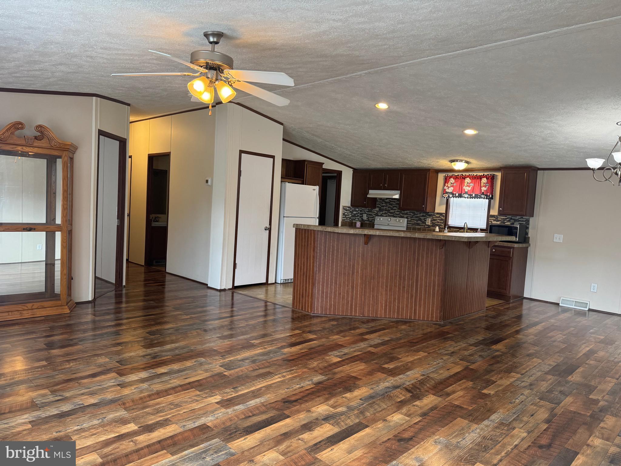 MIDWAY MOBILE HOME PARK - Residential