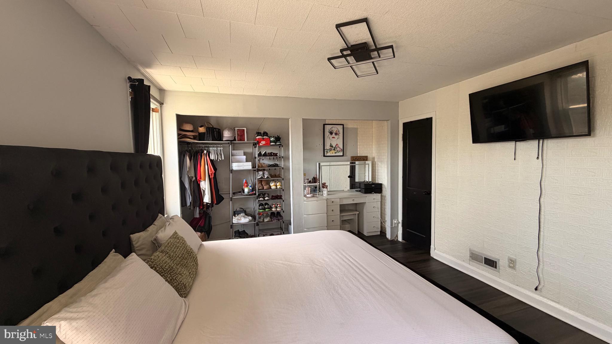 YALE HEIGHTS - Residential