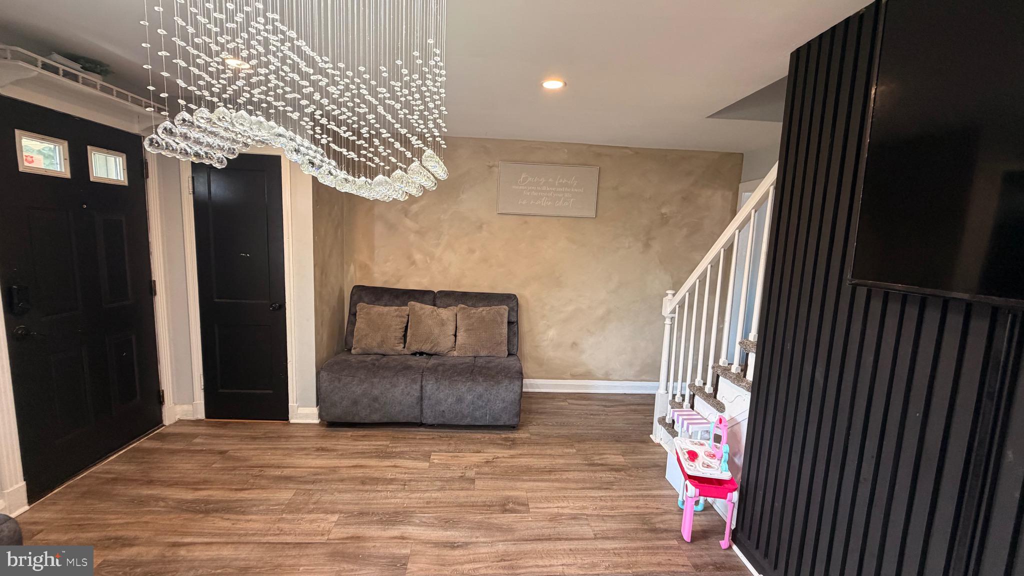 YALE HEIGHTS - Residential