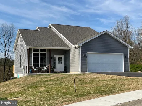 230 Monroe Valley Dr, Jonestown, PA MLS: PALN2019170