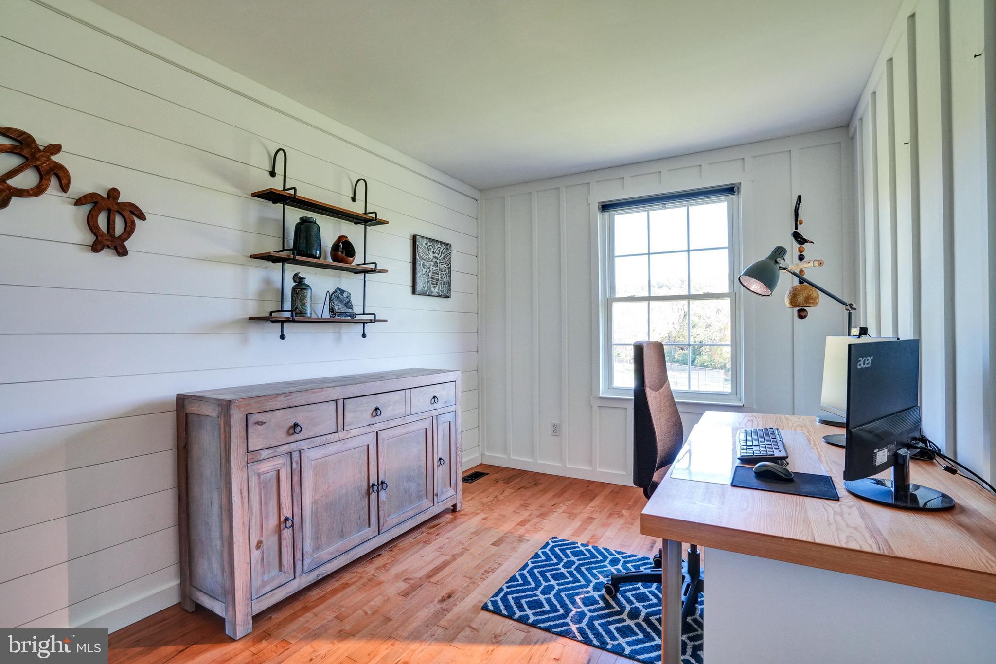 BEAVER RUN KNOLL - Residential