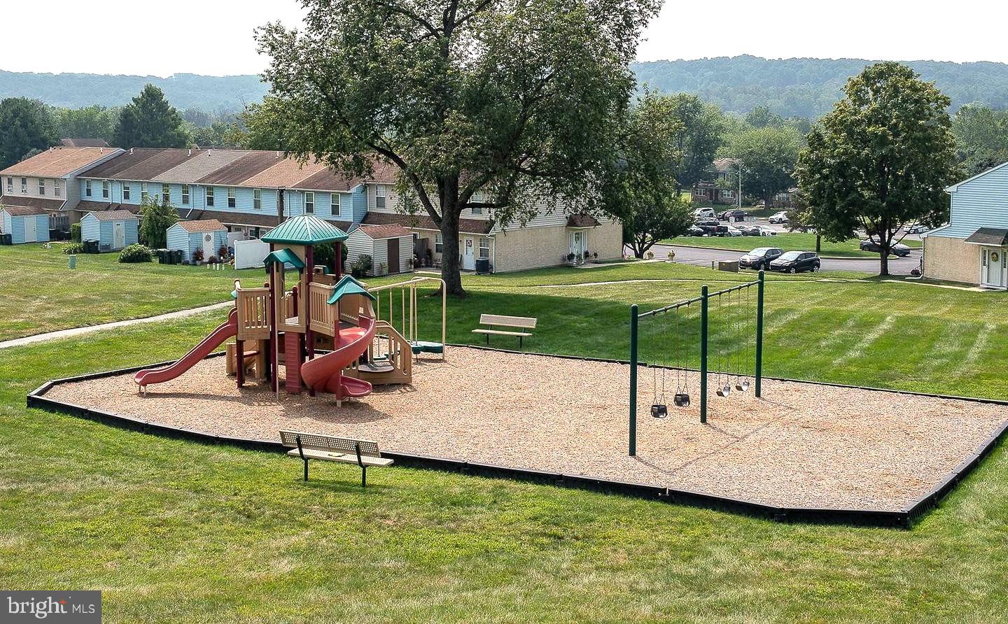 BEAVER RUN KNOLL - Residential