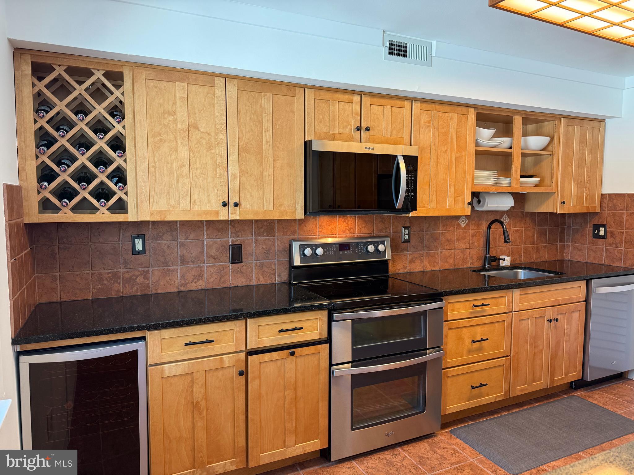 BEAVER RUN KNOLL - Residential