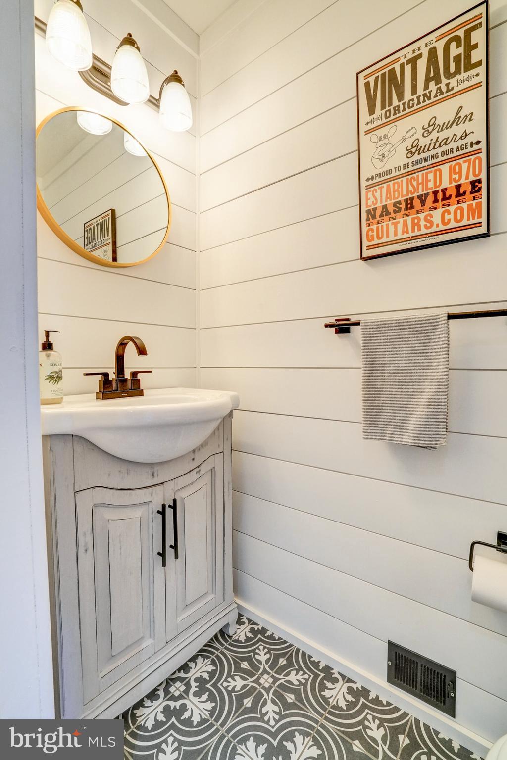 BEAVER RUN KNOLL - Residential