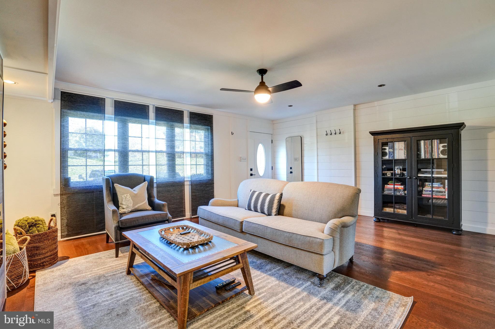 BEAVER RUN KNOLL - Residential