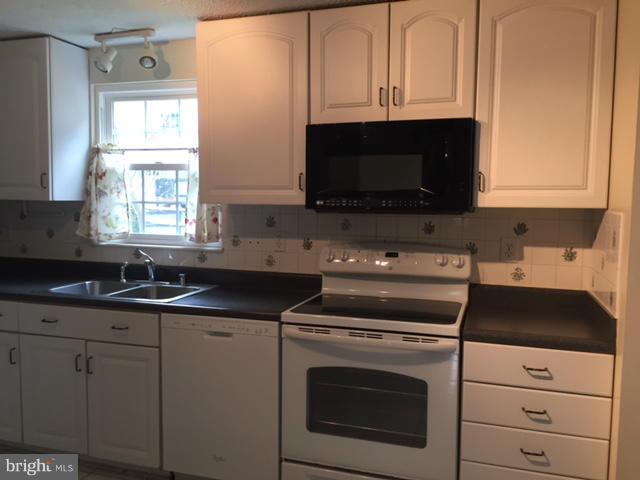 GERMANTOWN ESTATES - Residential Lease