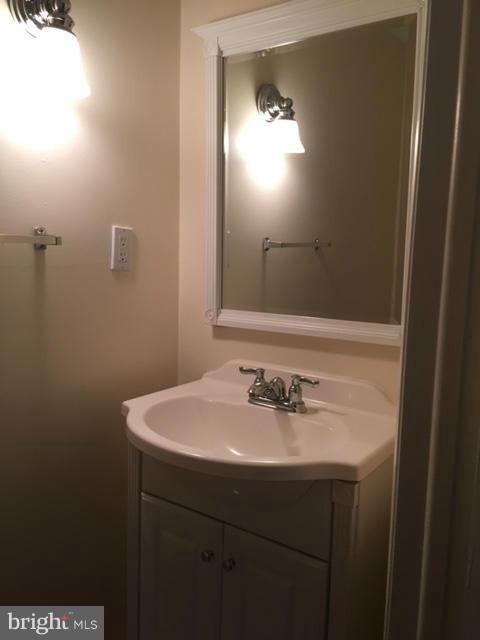 GERMANTOWN ESTATES - Residential Lease