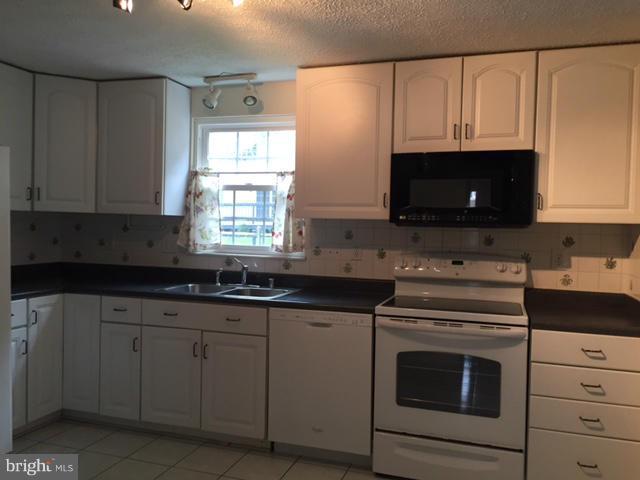 GERMANTOWN ESTATES - Residential Lease