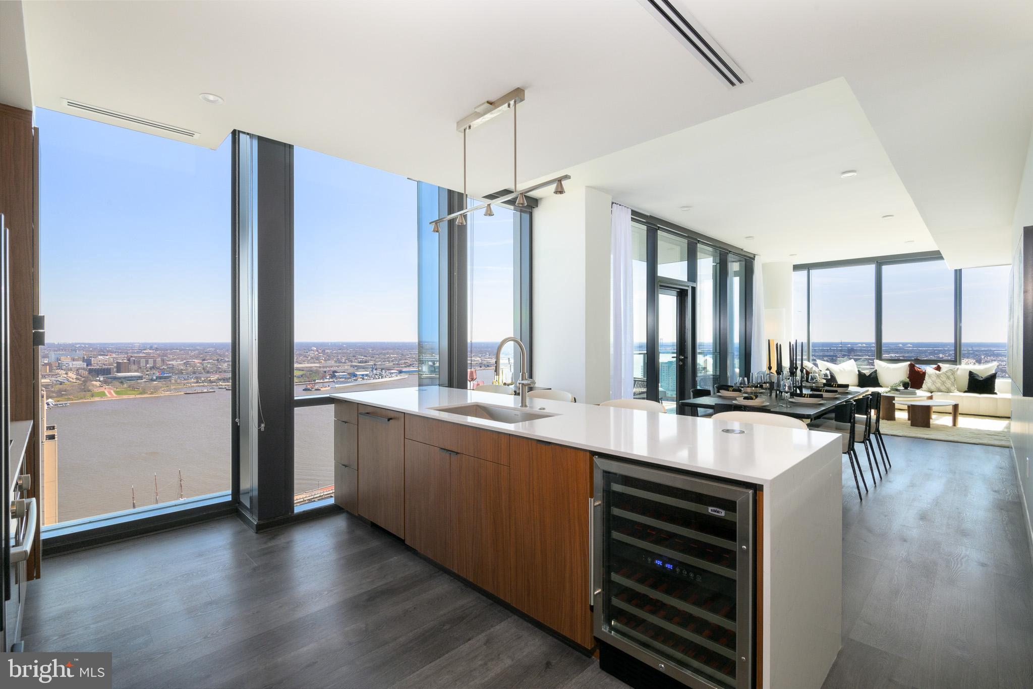 SOCIETY HILL - Residential Lease