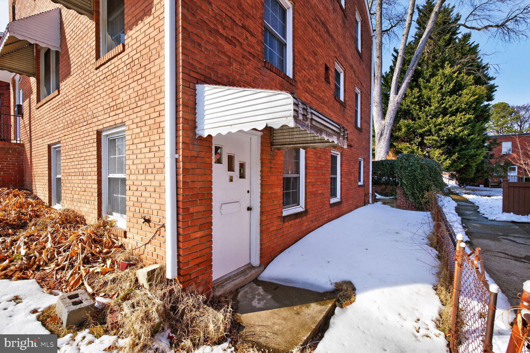 ARLINGTON VILLAGE - Residential Income