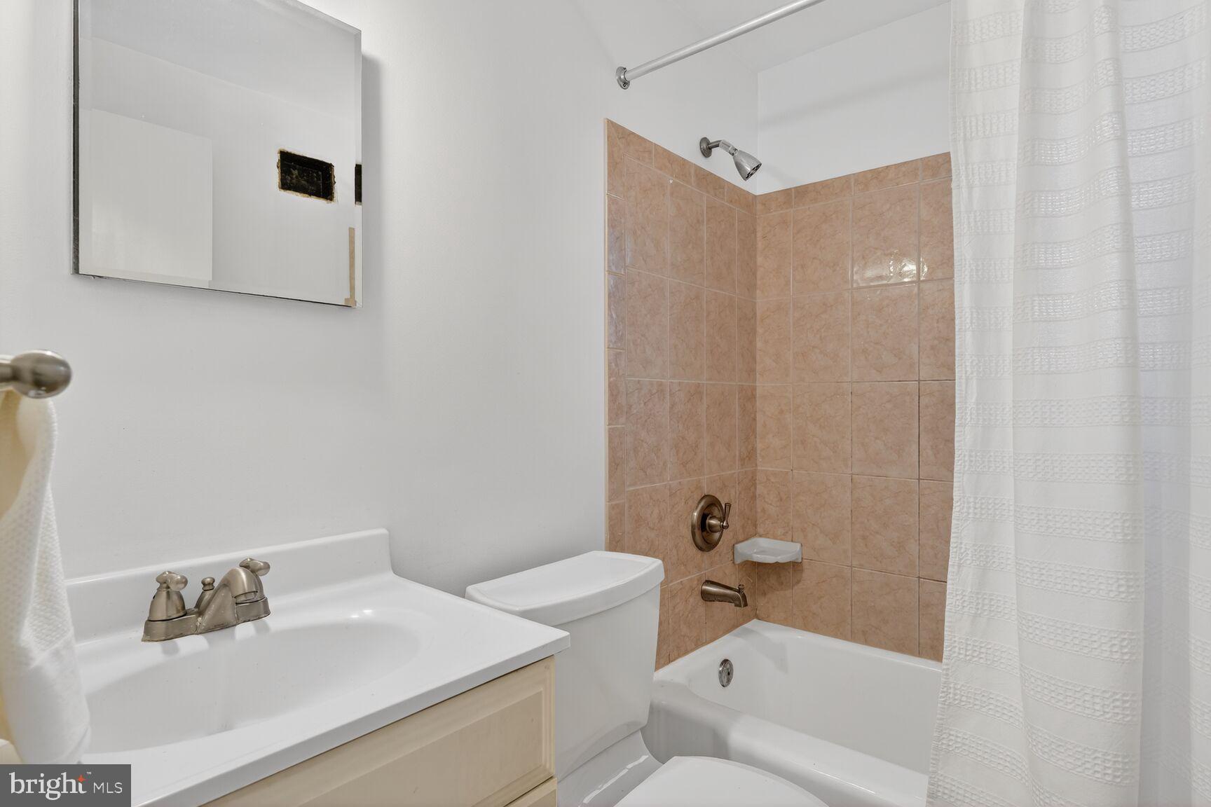 ARLINGTON VILLAGE - Residential Income