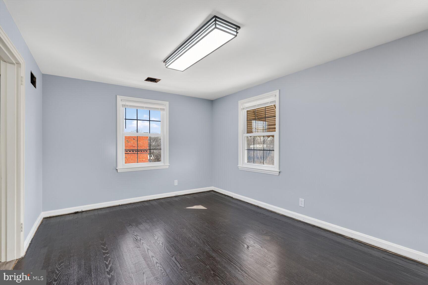 ARLINGTON VILLAGE - Residential Income