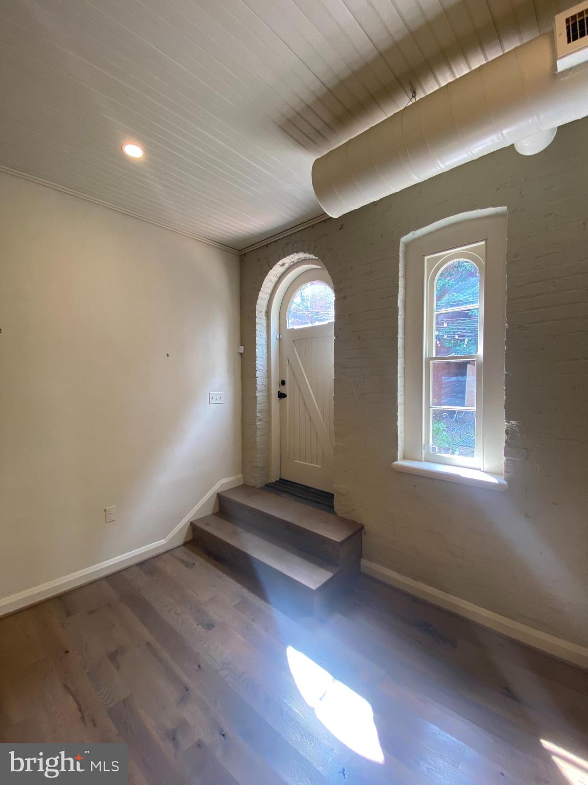 MOUNT VERNON PLACE HISTORIC DISTRICT - Residential Lease