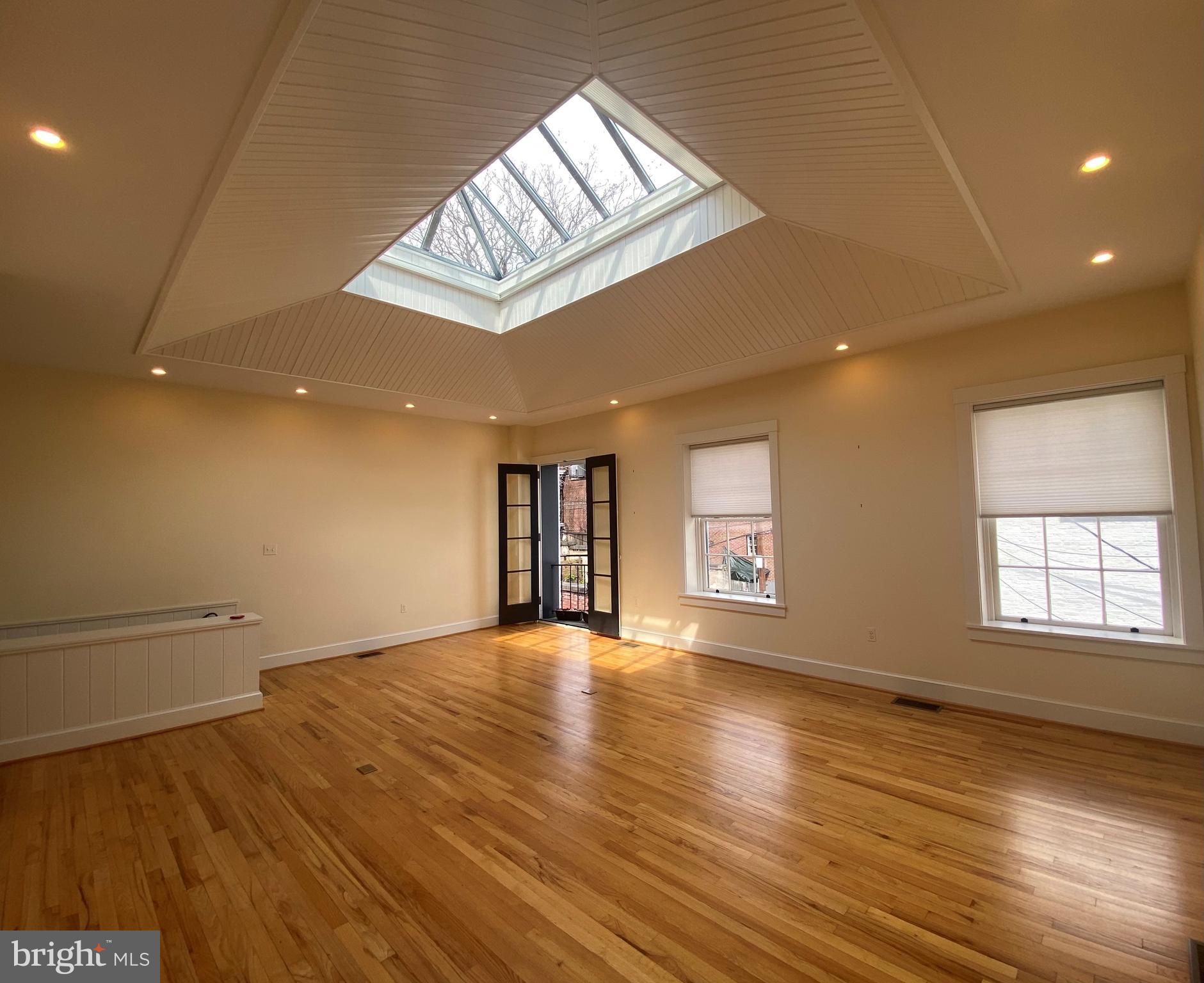 MOUNT VERNON PLACE HISTORIC DISTRICT - Residential Lease