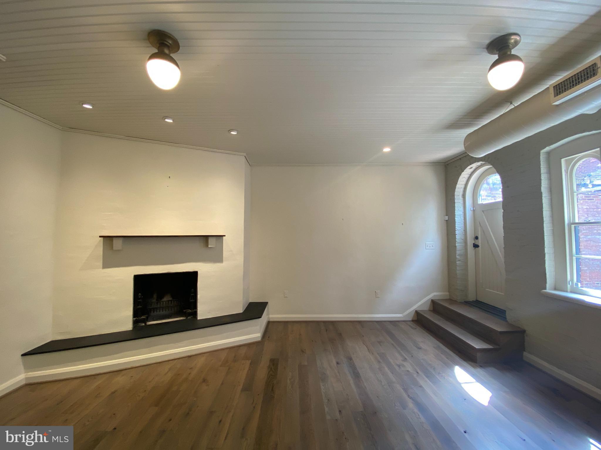 MOUNT VERNON PLACE HISTORIC DISTRICT - Residential Lease