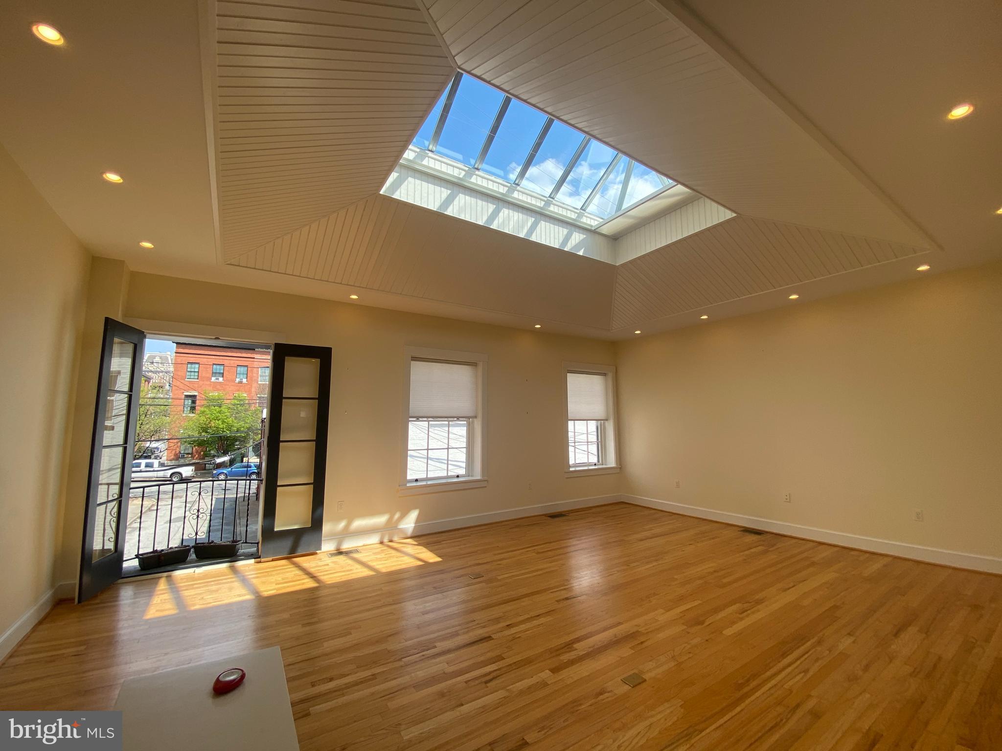 MOUNT VERNON PLACE HISTORIC DISTRICT - Residential Lease