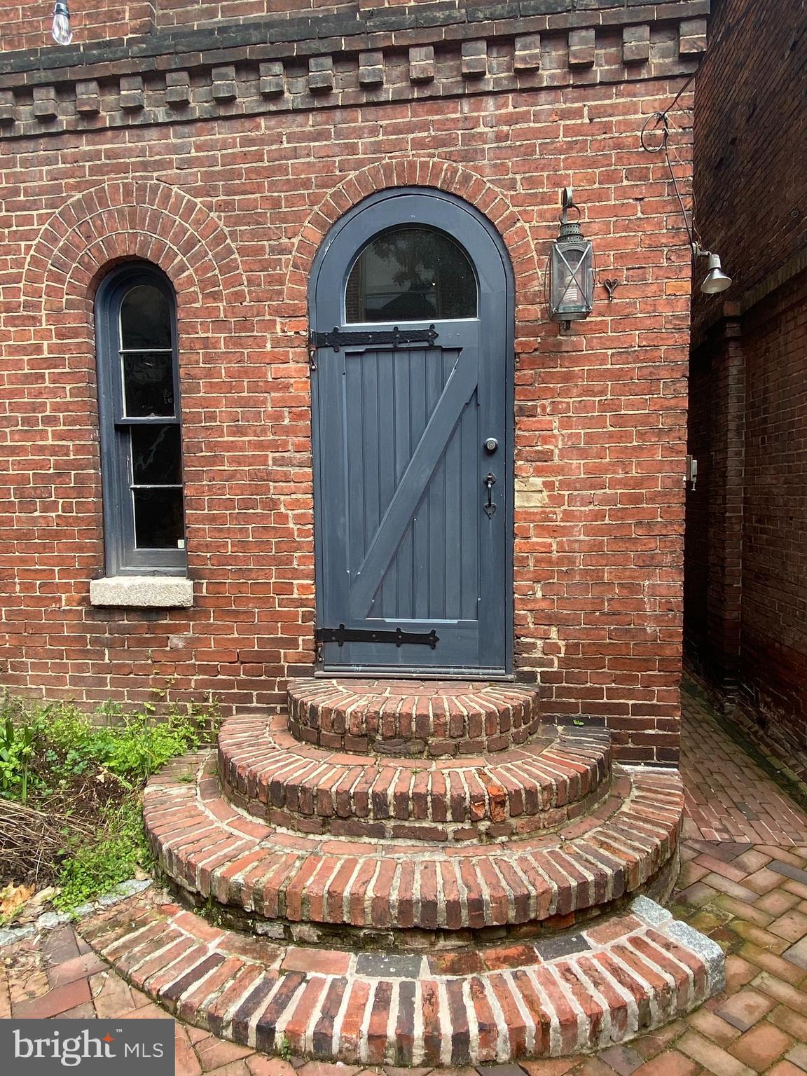 MOUNT VERNON PLACE HISTORIC DISTRICT - Residential Lease