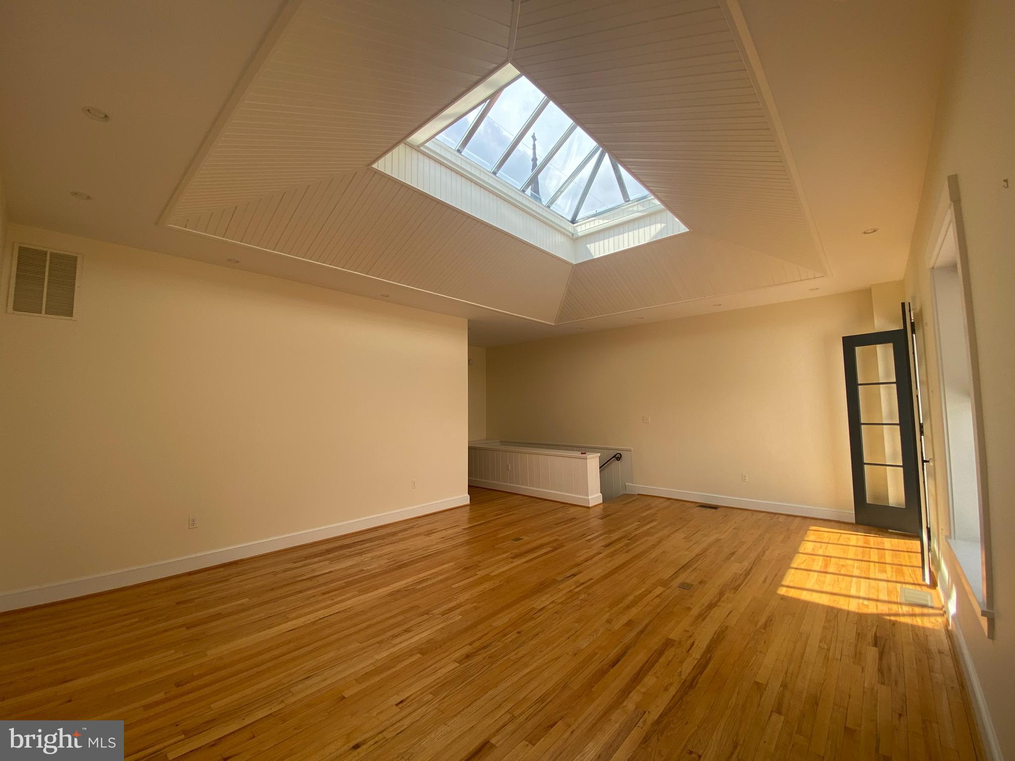 MOUNT VERNON PLACE HISTORIC DISTRICT - Residential Lease