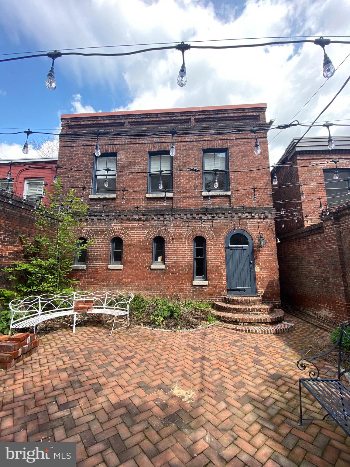 MOUNT VERNON PLACE HISTORIC DISTRICT - Residential Lease