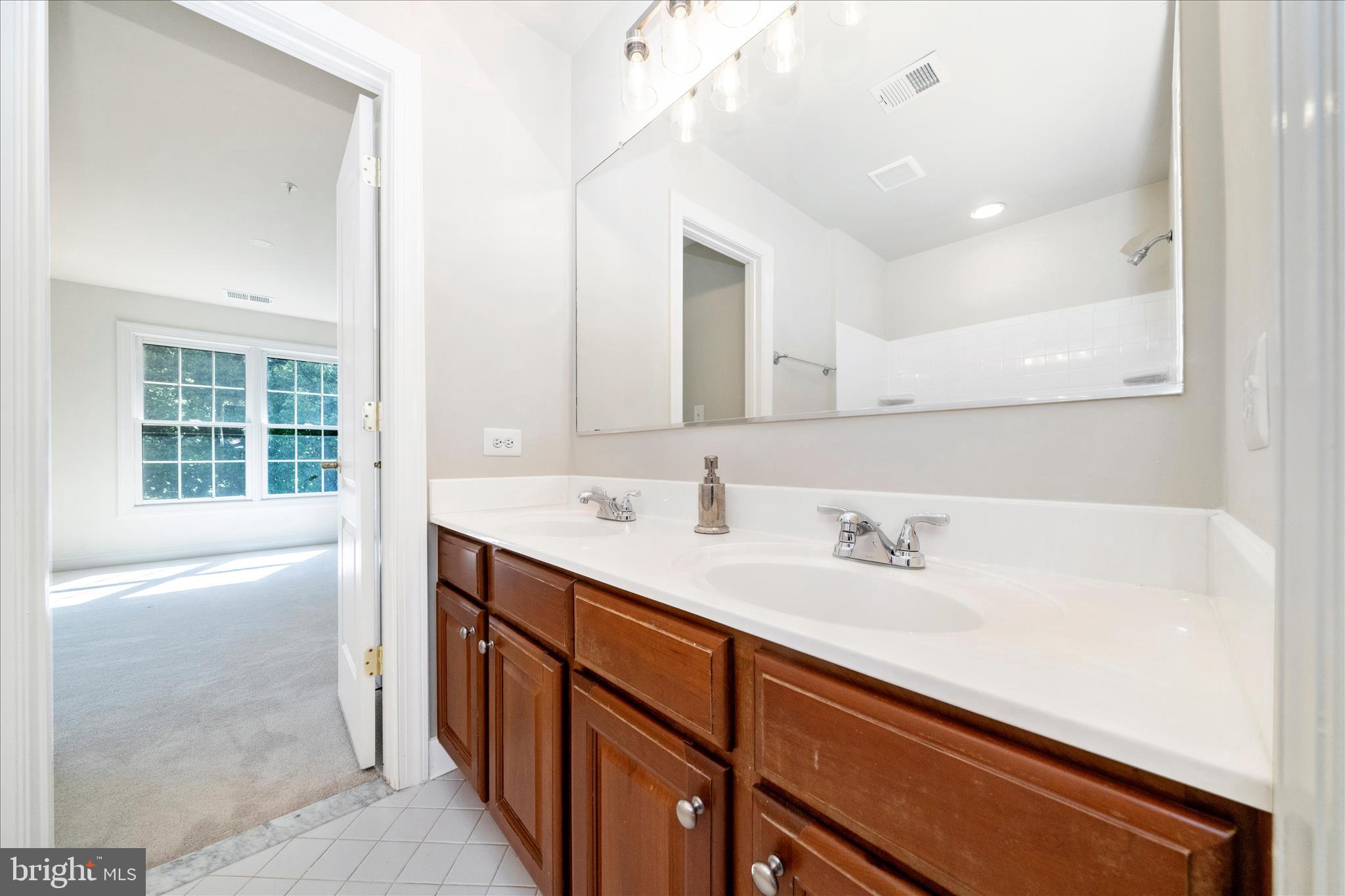 BROOKEFIELD - Residential