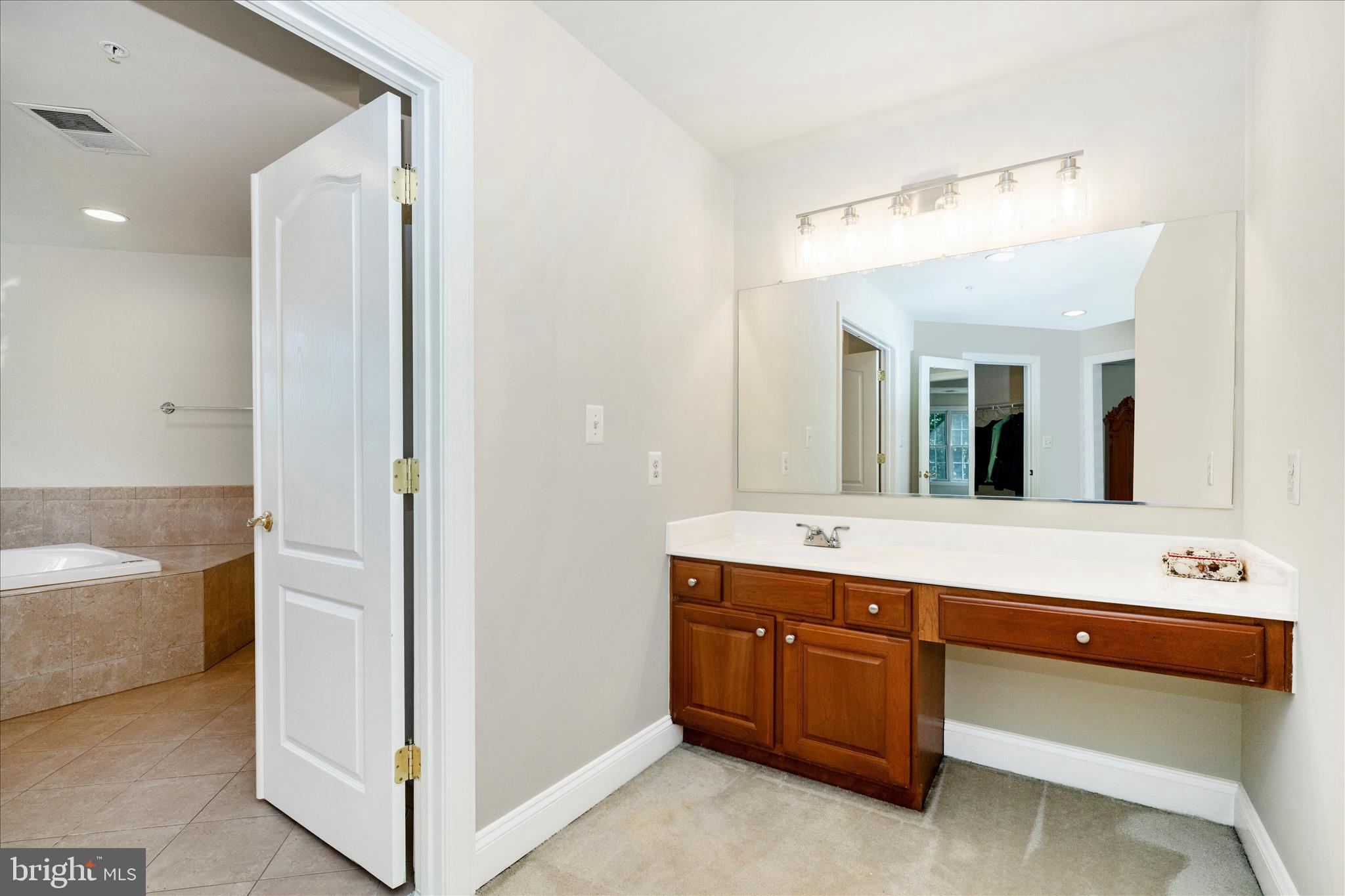 BROOKEFIELD - Residential