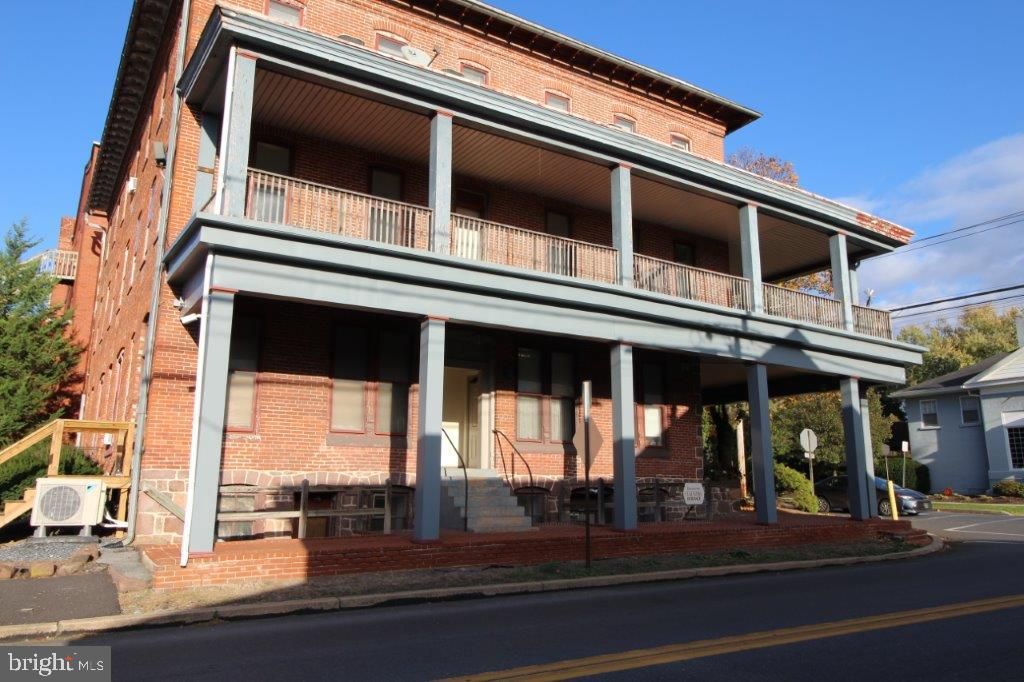 Photo of 1 W Church Street #APT. 5, Stevens, PA 17578 (MLS # PALA2043296)