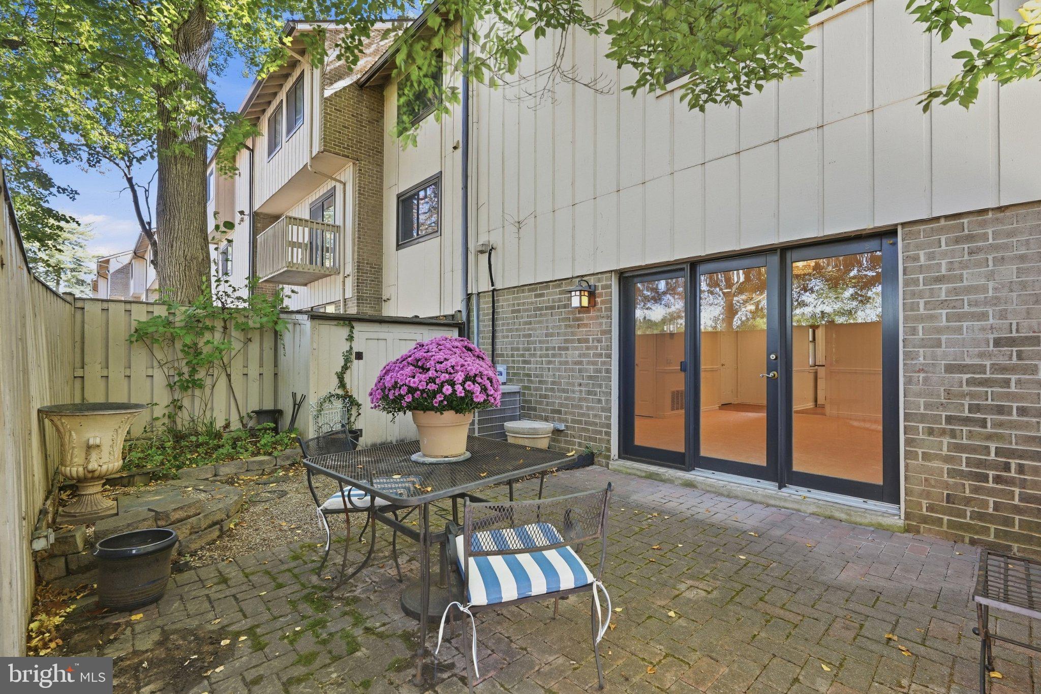 2415 GLENGYLE DRIVE 257