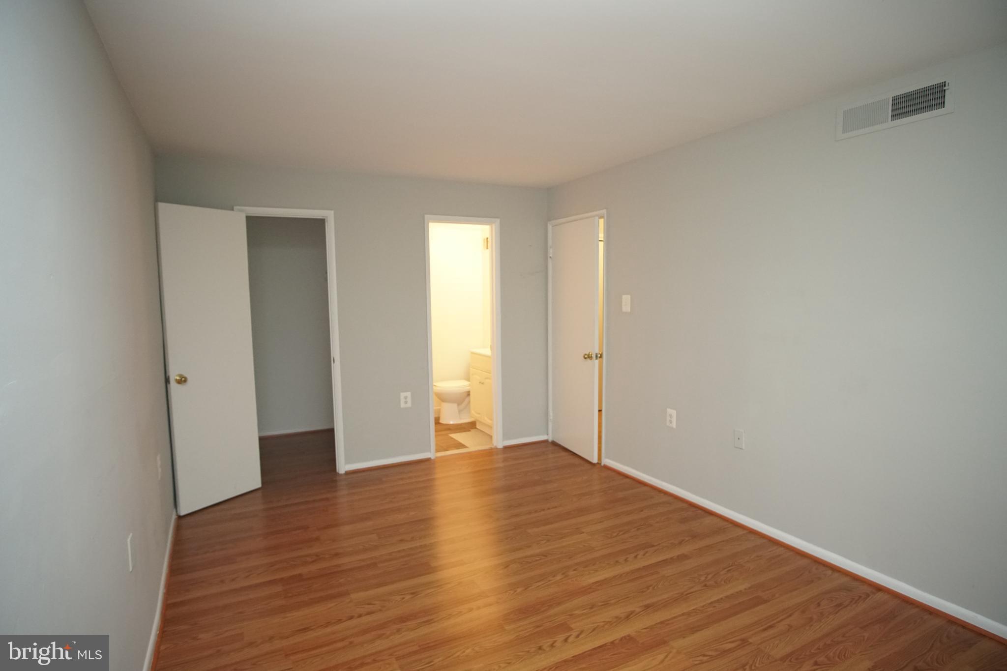 BRIARWOOD COURT - Residential