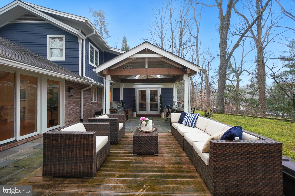 BURNING TREE VIEW - Residential