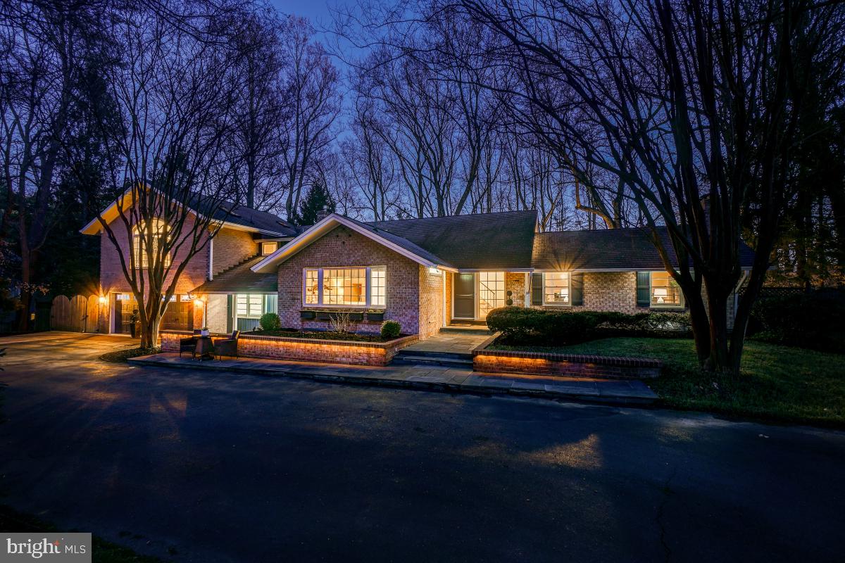 BURNING TREE VIEW - Residential