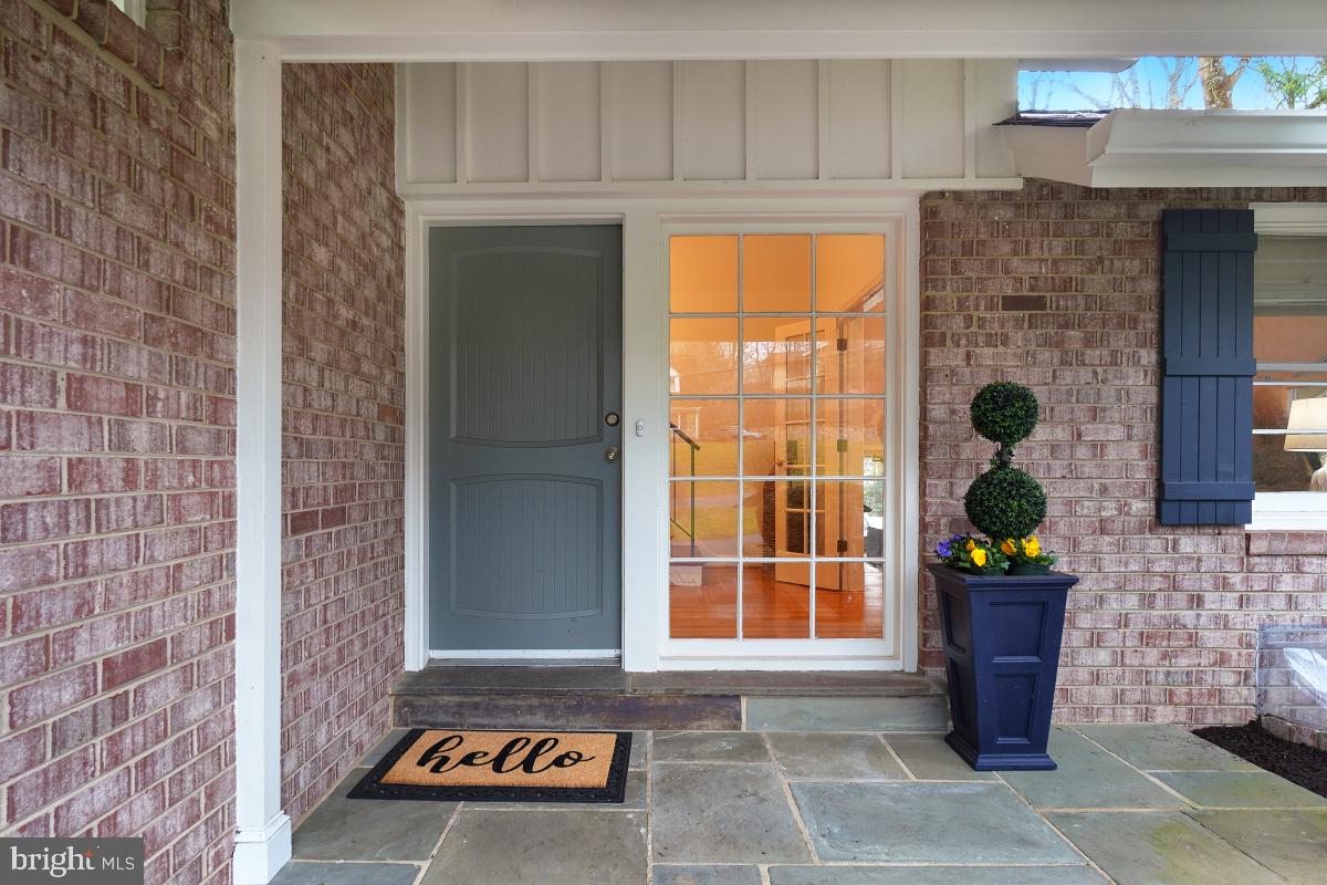 BURNING TREE VIEW - Residential