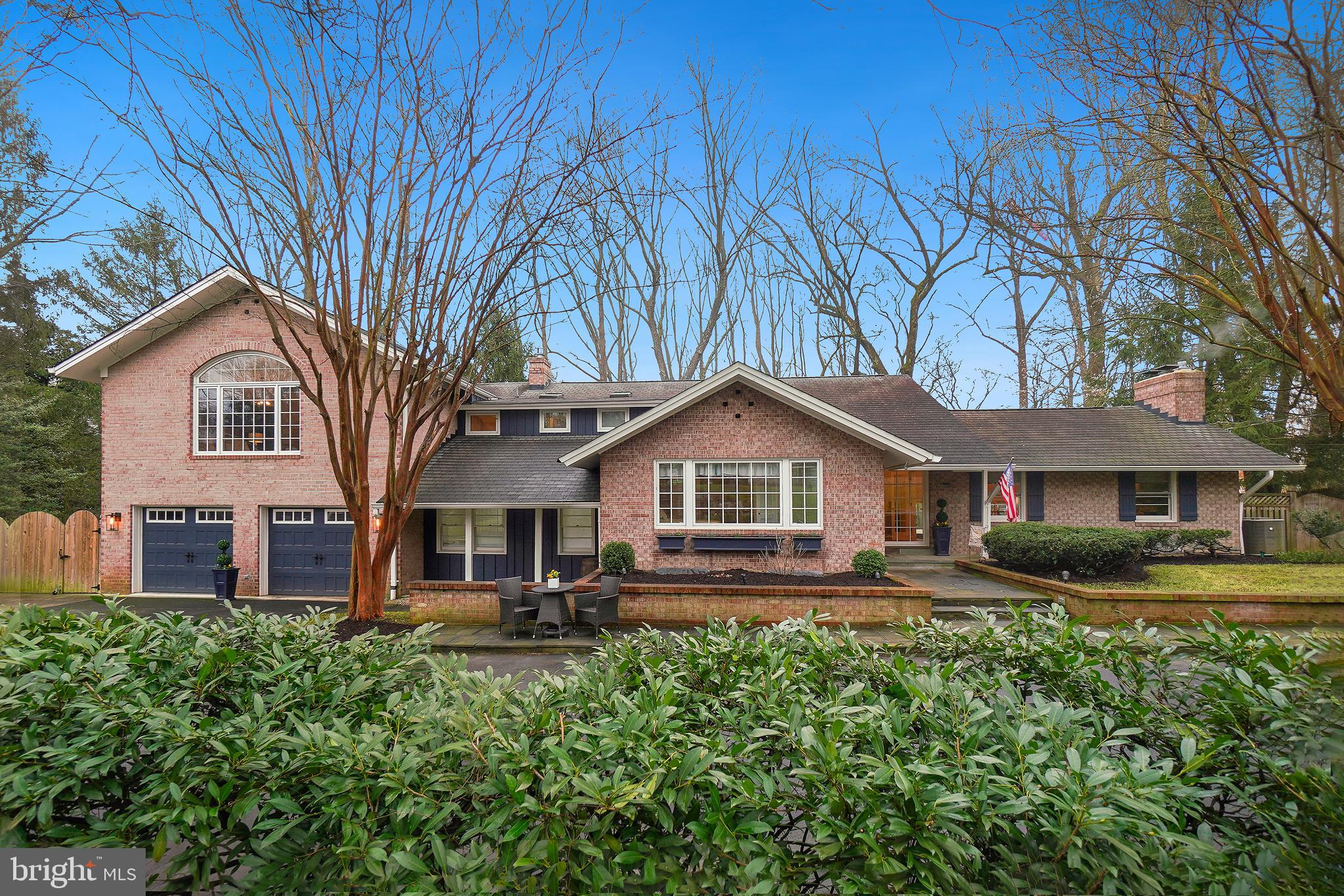 BURNING TREE VIEW - Residential