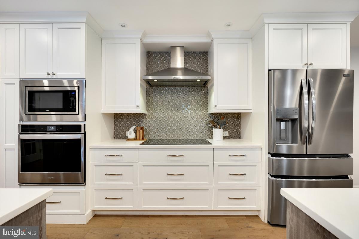 BURNING TREE VIEW - Residential