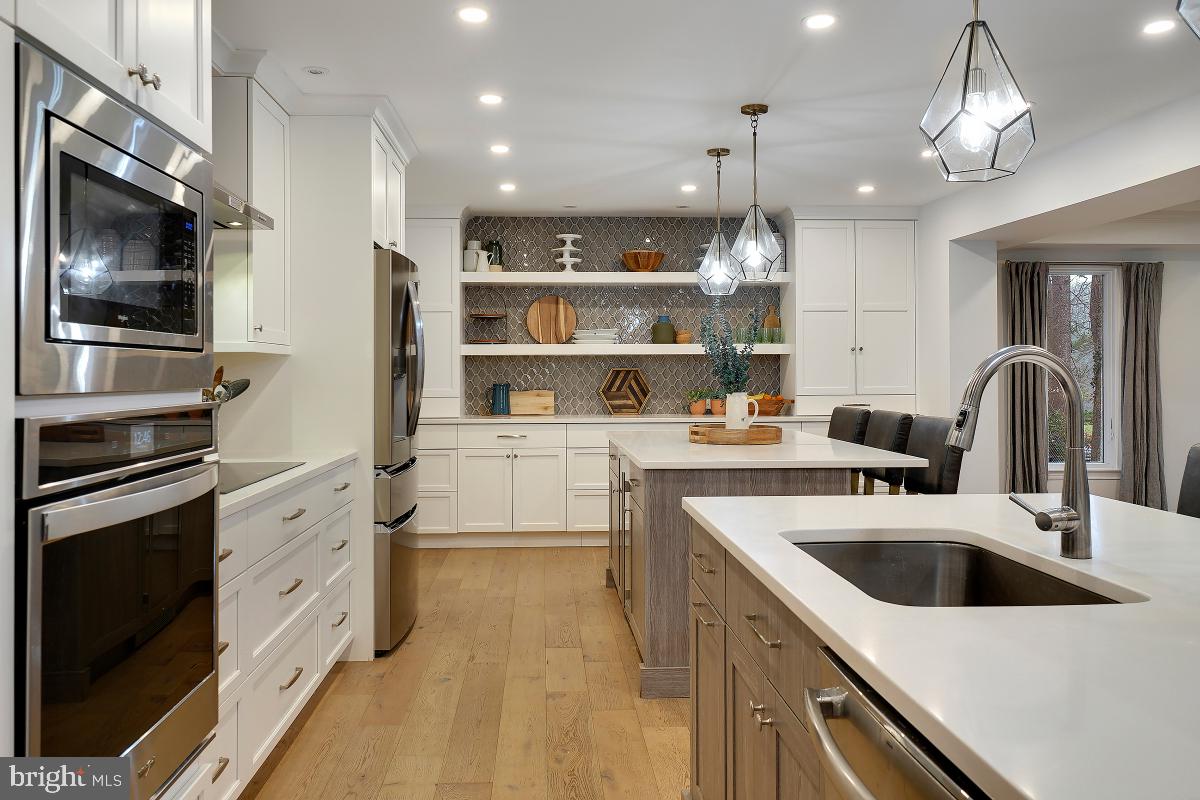 BURNING TREE VIEW - Residential