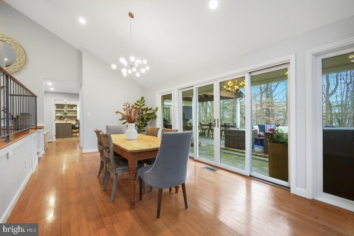 BURNING TREE VIEW - Residential