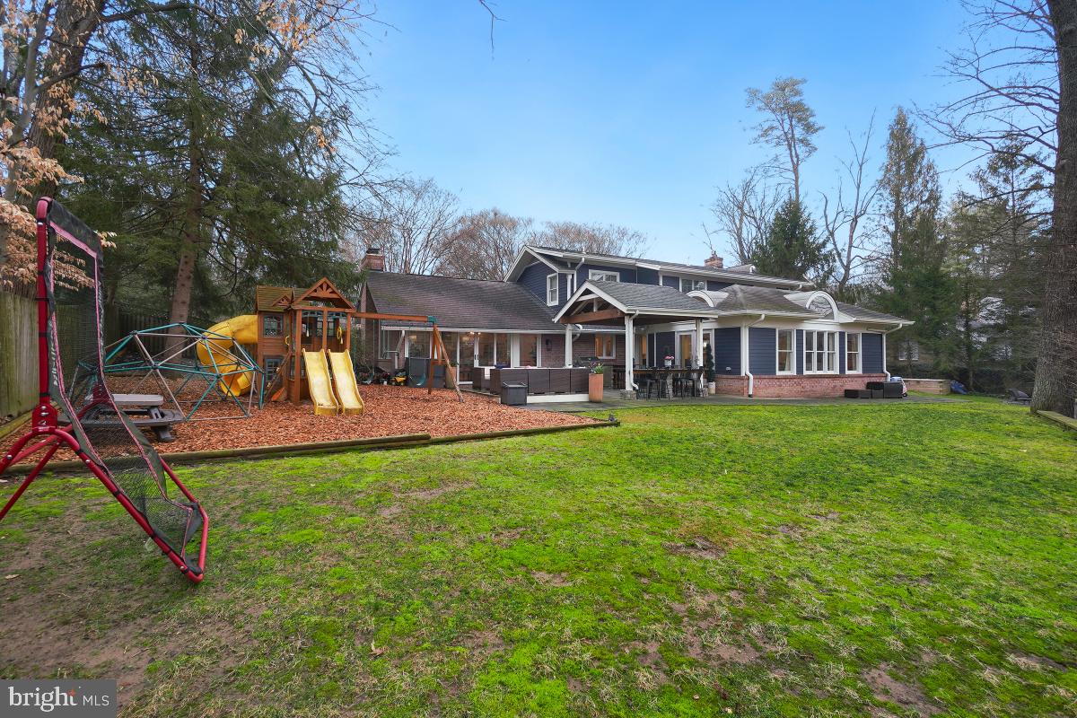 BURNING TREE VIEW - Residential