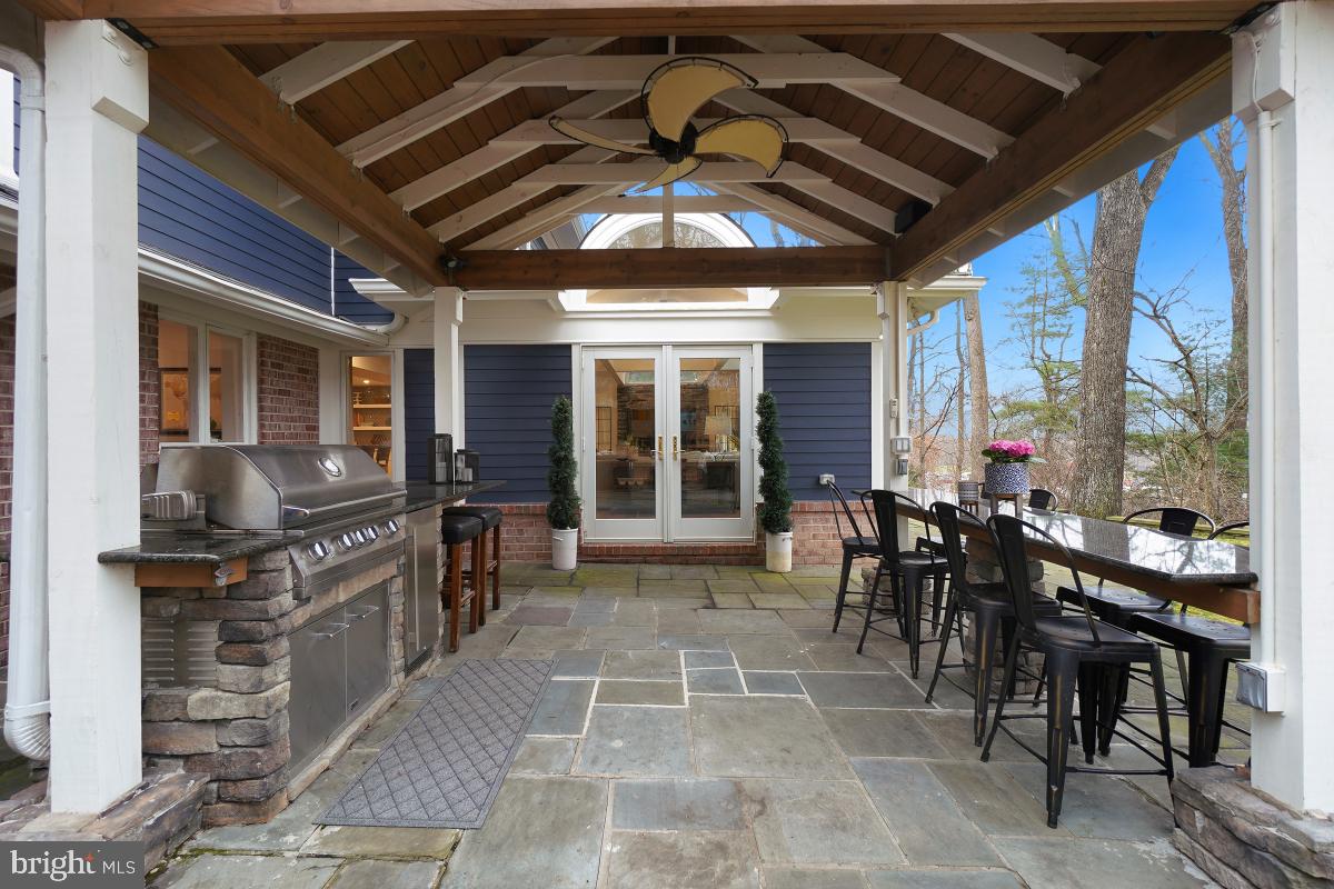 BURNING TREE VIEW - Residential