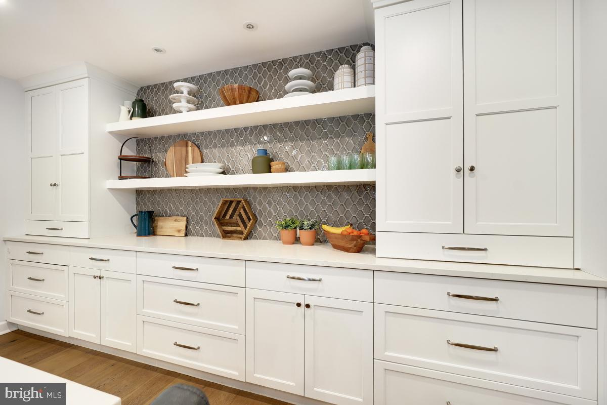 BURNING TREE VIEW - Residential