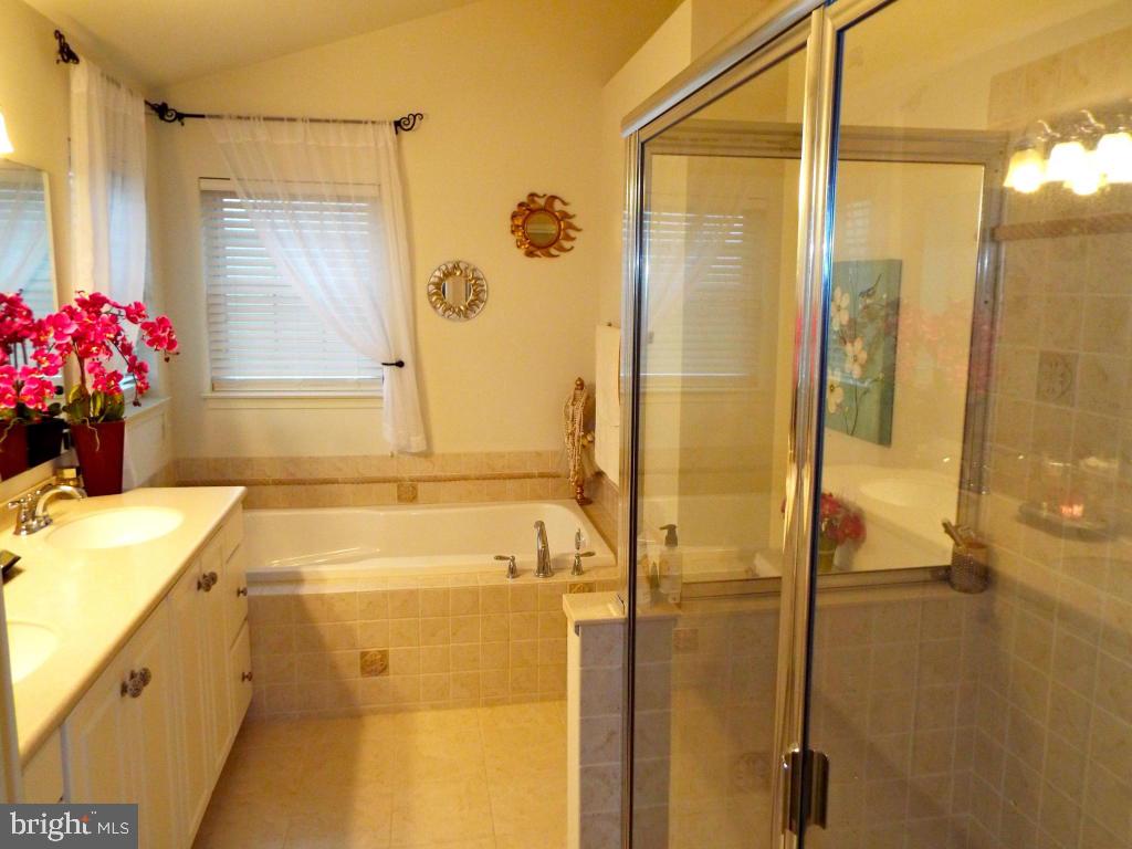 ARBOR GREENE - Residential