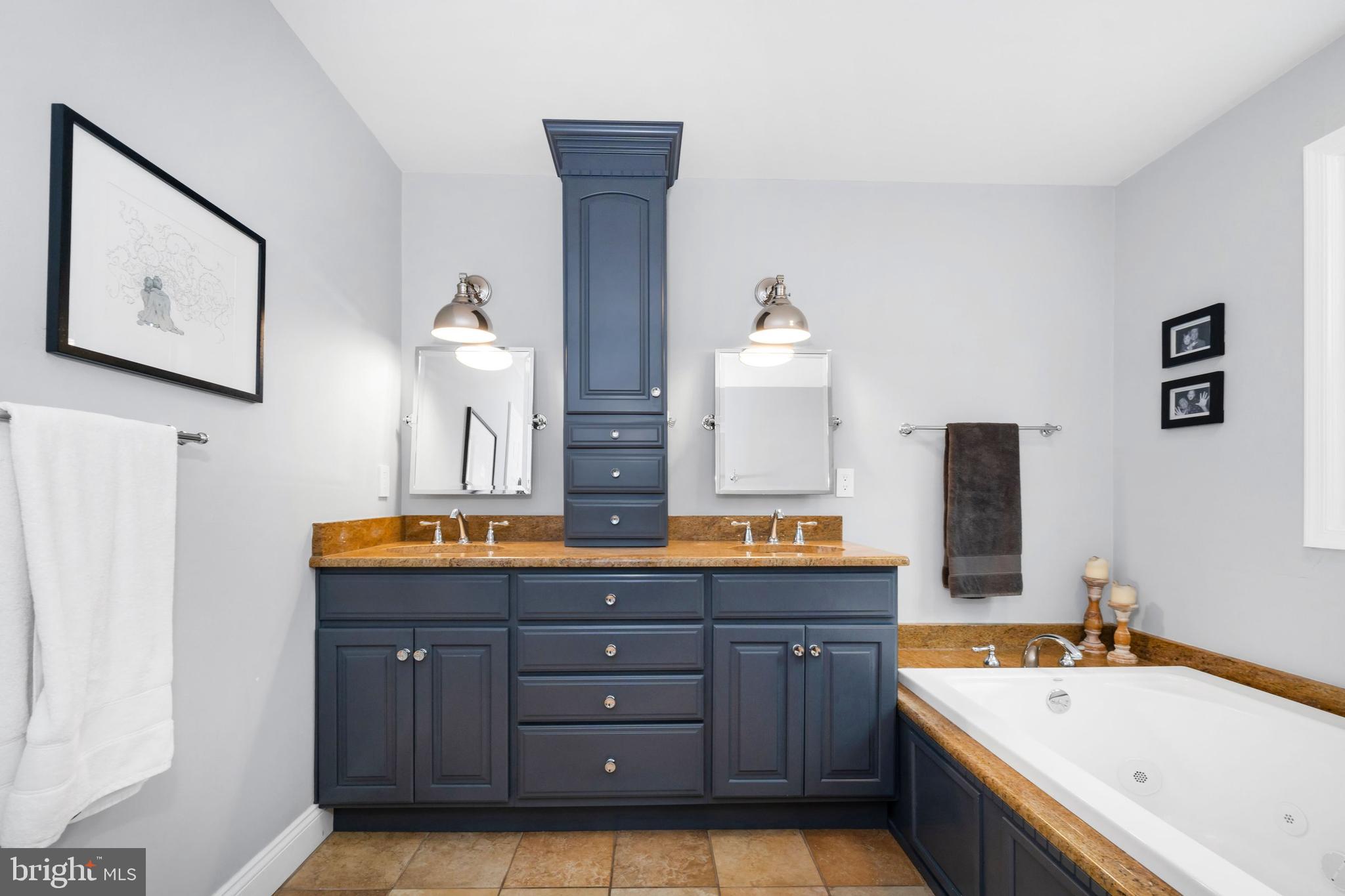 WOODSIDE - Residential