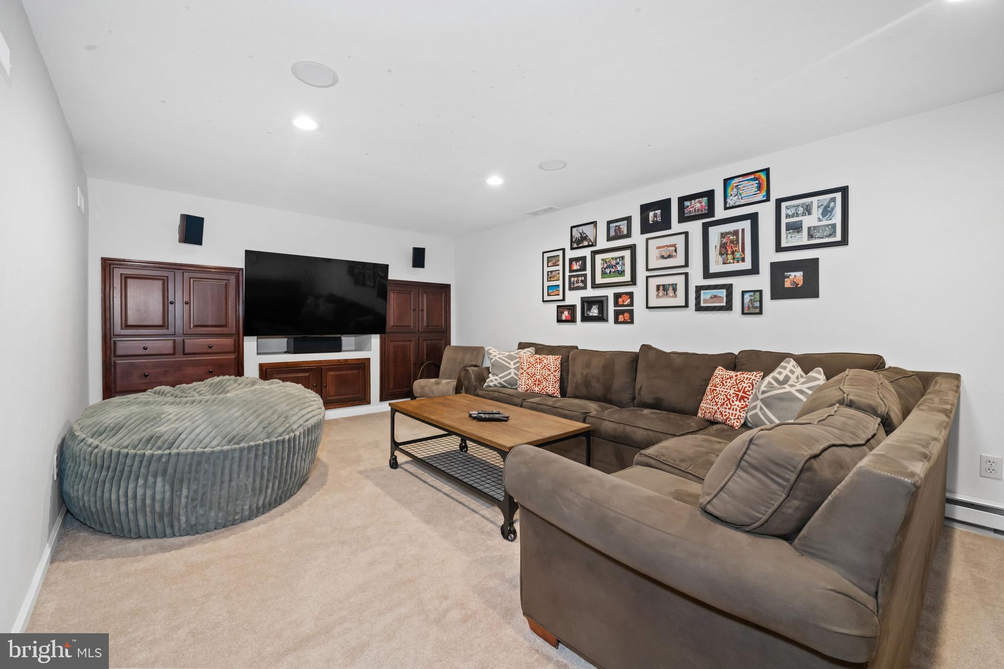 WOODSIDE - Residential