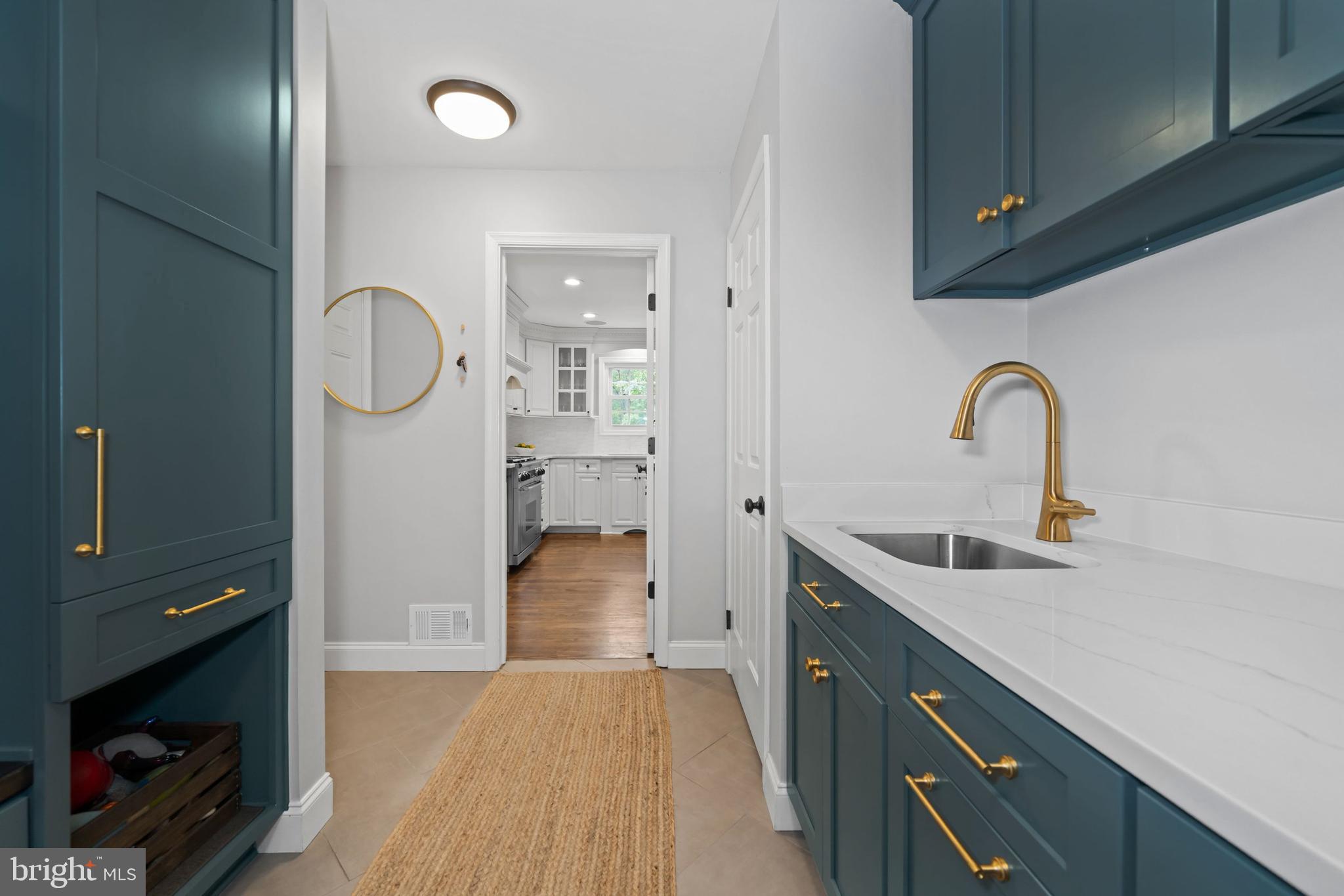 WOODSIDE - Residential