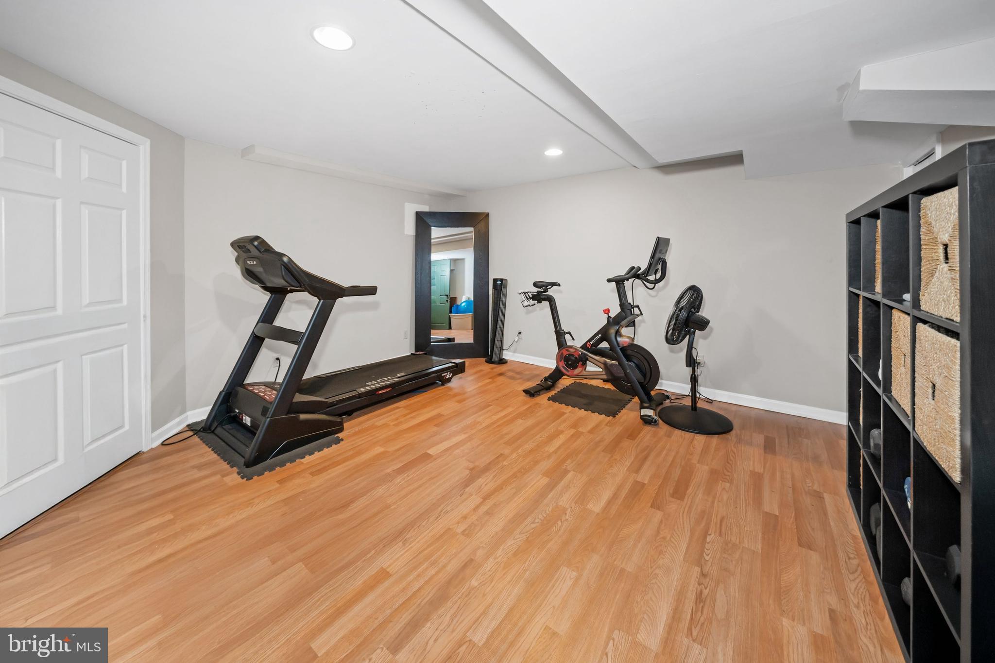 WOODSIDE - Residential