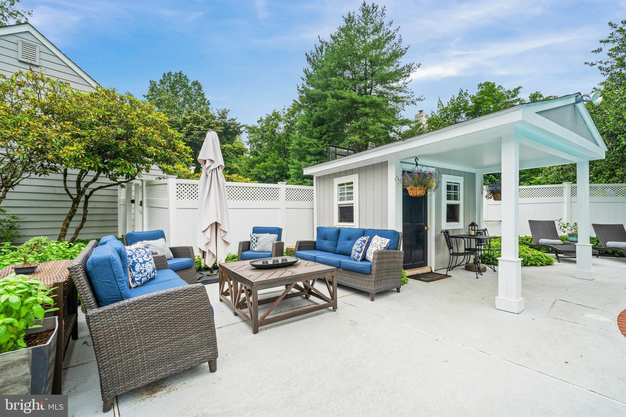 WOODSIDE - Residential