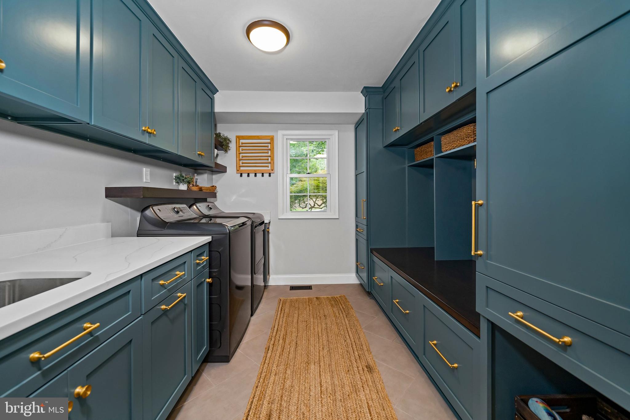 WOODSIDE - Residential